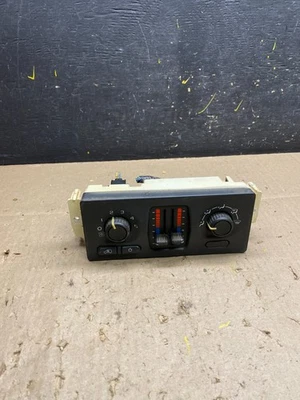 2003 to 2006 Chevrolet Silverado HVAC Heater Climate Control Module u4831 DG - Image 1 of 4