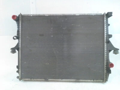 2004 Volkswagen Touareg Radiator Foto 1 de 4