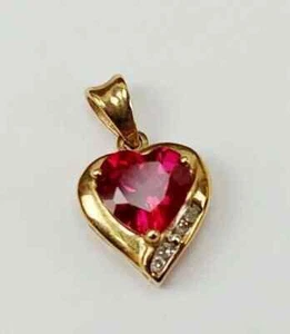 Lab Created Red Ruby 2Ct Heart Shape Women Heart Pendant 14K Yellow Gold Plated - Picture 1 of 3