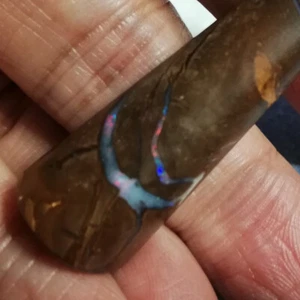 DISTINCTIVE 51.8Ct *Video Pandant Queensland Boulder Opal W. Leather Cord - Foto 1 di 7