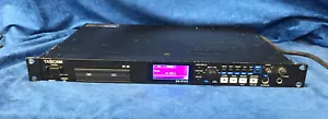 TASCAM TEAC SS-R100 Digital MTR con orecchie di montaggio su rack - Foto 1 di 6