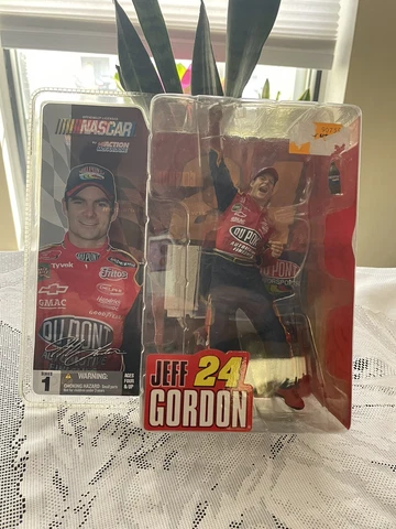JEFF GORDON #24 ACTION FIGURE NIP 2003 MCFARLANE NASCAR Cover
