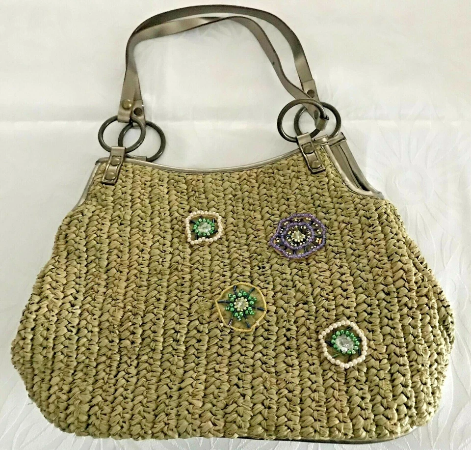 Bolsa de tecido verde oliva grande Nine West com miçangas, alças de bronze  - Imagem 1 de 4