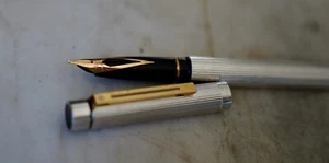 Penna Stilo Sheaffer Targa Pl. Argento Strie - IN Oro Massiccio 14 Carati Grande - Foto 1 di 11
