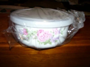 New Vintage pavilion porcelain-on-steel 4 pc. cook & serve set - Bild 1 von 3