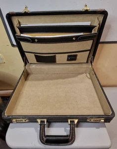 Vintage 24 Stunden Hartleder Koffer schwarz braun mit Zahlenschlössern - Bild 1 von 6