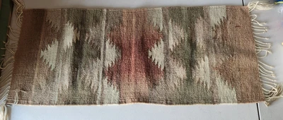 Alfombra de mesa de lana tejida a mano vintage estilo suroeste Boho Kilim 35" x 15" Foto 1 de 4