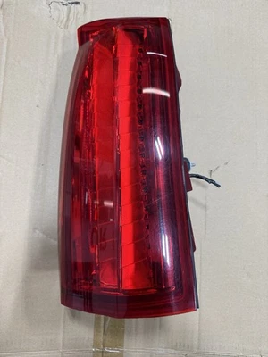 Luz trasera derecha lado pasajero Cadillac STS 2008-2011 OEM 25798544 Foto 1 de 4