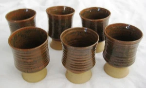 Handgefertigt 6 Becher Tassen Keramik Steinzeug braune Glasur & natürlicher Fuß 5" Höhe - Bild 1 von 6
