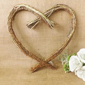 Willow Crossed Heart Hanging Twig Wreath Christmas Wedding Wicker Decoration - Picture 1 of 4
