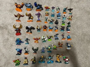 Lot of approximately 50 Skylanders Figures - Mix of Spyro / Giants / Swap Force - Picture 1 of 24