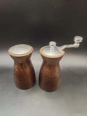 Woodland Hills CA Wooden Pepper Grinder Mill Salt Shaker Set VINTAGE - Image 1 of 4