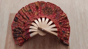 ORIENTAL CHINESE WOODEN FOLDING HAND FAN (B09) - Picture 1 of 7