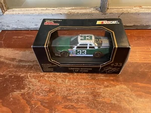 Racing Champions #33 - 1993 Nascar Harry Gant - 1/43 Scale - Picture 1 of 6