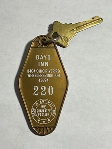 Days Inn Hotel Motel Room Key Fob & Key Wheelersburg Ohio #220 - Picture 1 of 3