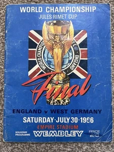 1966 WORLD CUP FINAL ENGLAND V WEST GERMANY (ORIGINAL) - Picture 1 of 7