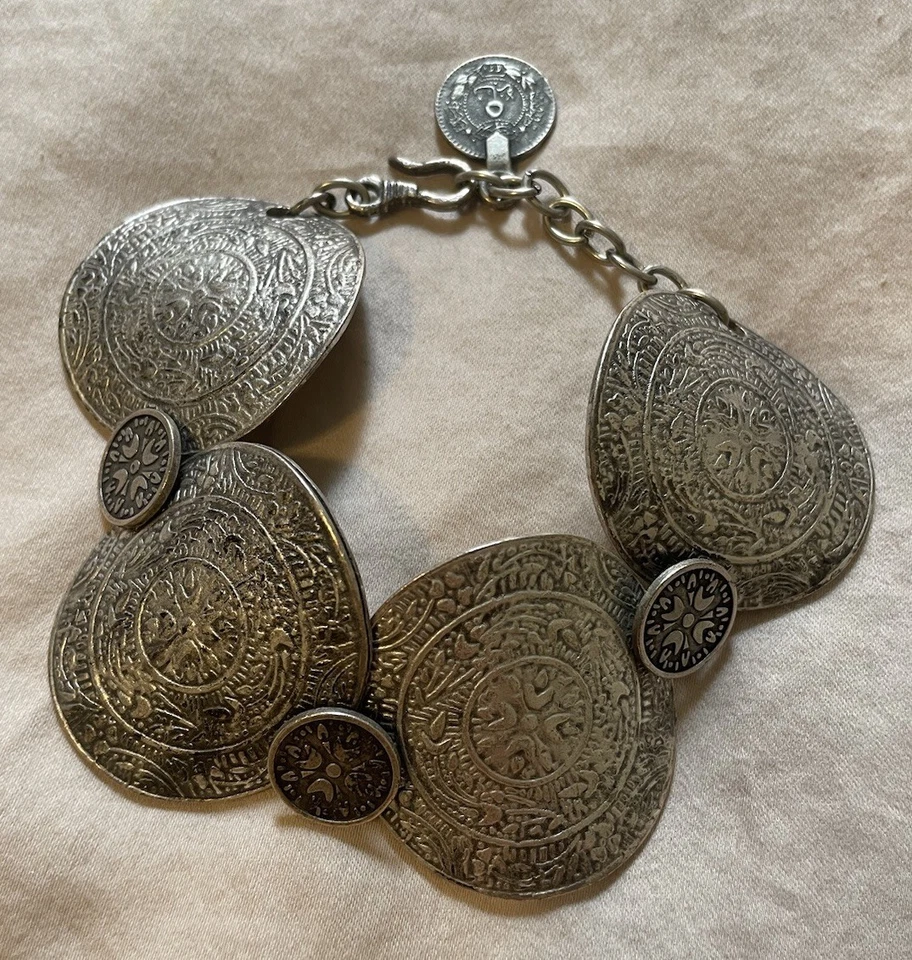 Pulsera hecha a mano con forma de peltre ajustable Foto 1 de 4