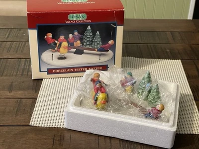 Винтажный 1996 Lemax Village коллекции игровой площадки Teeter Totter - фарфора • новый - Изображение 1 из 4