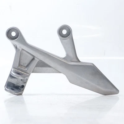 Colgador reposapiés delantero izquierdo Honda CB750A 2023 - 50700MJWJ00 Foto 1 de 4