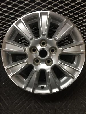 Rueda 12-13 Buick Chevrolet Regal LaCrosse Malibu 9597386 17x7 5x120 4106 Foto 1 de 4