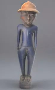 Nigerianische Yoruba? Volkskunst geschnitzte bemalte Figur eines britischen Kolonialoffiziers - Bild 1 von 13