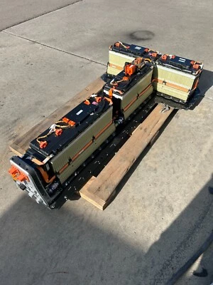 11-15 Chevy Volt Hybrid Lithium Ion Battery Pack - Image 1 of 4