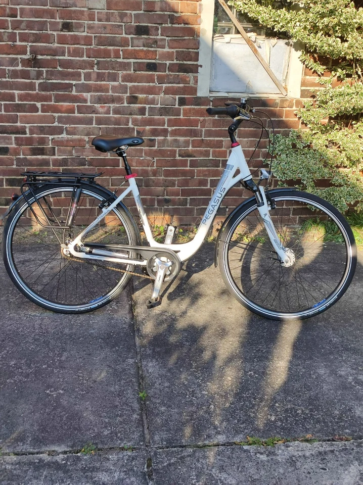 Damen City Bike Weiß, 28 Zoll, 7-Gang - Bild 1 von 1