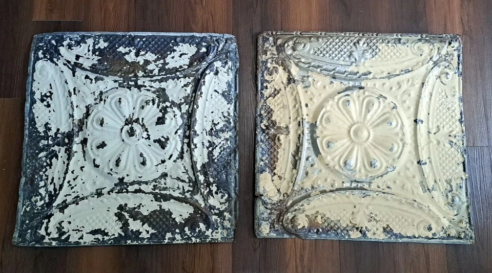 Juego De 2 Paneles De Techo Decorativos De Estaño Shabby De Colección 24"x24" Foto 1 de 4