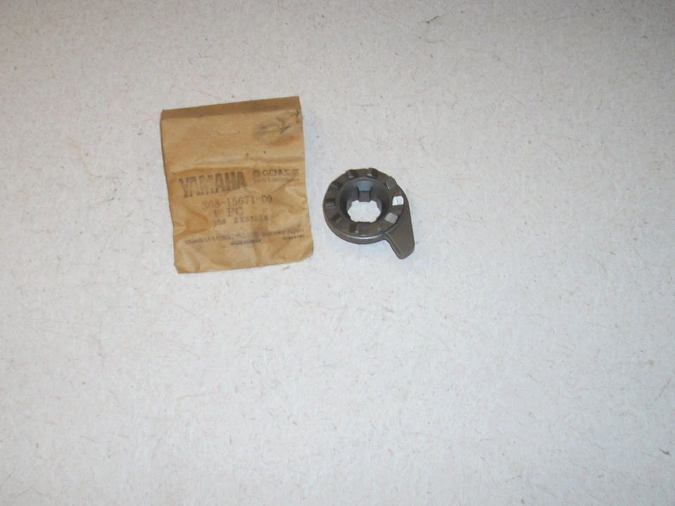 RUEDA DE TRINQUETE YAMAHA KICK STARTER 308-15671-00-00 DT1 RT1 YZ250 YZ360 ENDURO 250 Foto 1 de 1