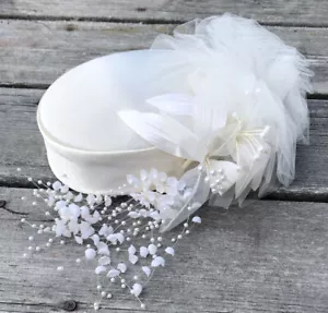 Vintage PILL BOX HAT Tool VEIL HUGGER ROUND Ivory Wedding Costume Royalty Lillys - Picture 1 of 12