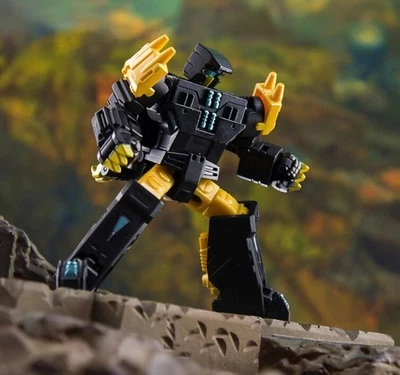 Deformabl Robot Impact Wave Black Autobot Dr. WU DW-E55B Action Figure Toys - Image 1 of 4