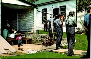 Postkarte Amish Arbeiter warten auf eine Pennsylvania niederländische Mahlzeit im Freien serviert Vintage - Bild 1 von 2