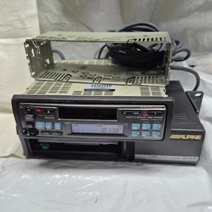 Alpine Autoradio TDM 7554 RB mit CD Wechsler / XJS ? - Bild 1 von 11