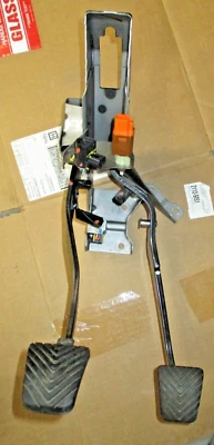 2019 Mitsubishi Mirage Manual Transmission Clutch/Brake Pedal Assembly Foto 1 de 3