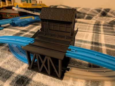 TOMY Thomas Trackmaster ABIERTO Caja de Señal de Doble Nivel Impresión 3D Pista Personalizada Plarail Foto 1 de 4