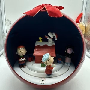 Peanuts Oversized Ornament Animated Musical Light-Up Diorama Christmas Scene - Bild 1 von 5