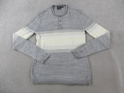 Camisa Armani Hombres Suéter Pequeño Gris Crema Henley Cuello Redondo Elastizado Tejido Preppy Foto 1 de 4