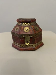 Three Kings Gifts Gold Trinket Box, Red Wooden With Brass H02 - Picture 1 of 9