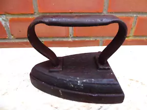 Vintage Flat Iron No 5, Hill Top, Cast Iron - Picture 1 of 4
