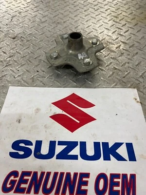 Buje trasero derecho Suzuki Ozark 250 2006 Foto 1 de 3