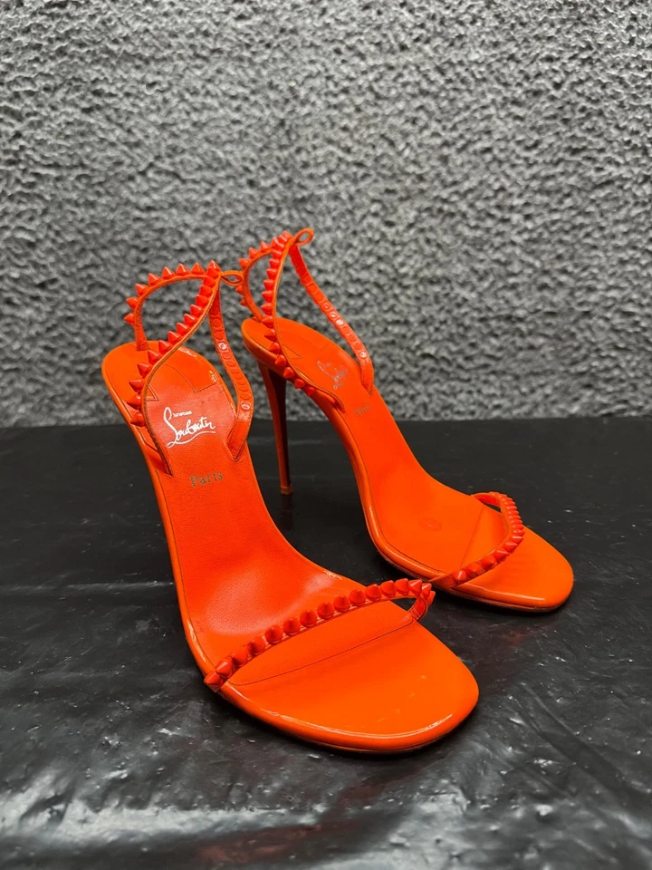 Sandalia Christian Louboutin So Me 100 charol con tiras naranja para mujer talla 38 Foto 1 de 4