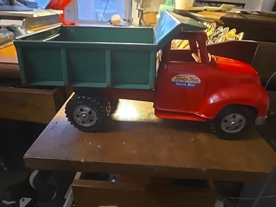 Vintage Tonka Pressed Steel Dump Truck 1950S RED AND GREEN - Image 1 of 4