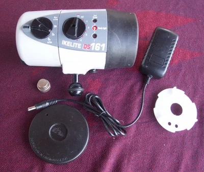 Ikelite DS161 Substrobe Underwater Strobe Flash w/ 4066.5 Battery Pack - Image 1 of 4