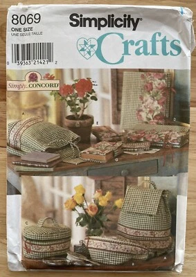 Simplicity 8069 Backpack Fanny Pack Cosmetic Case Covers Sewing Pattern - Image 1 of 4