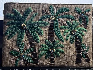 Pools and Palms Clutch 11" X 8" Jute Glass BeadsTassel Charm Zip Lined Chain - Picture 1 of 10
