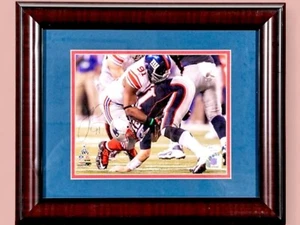 Justin Tuck Autographed Framed Photo Sacking Tom Brady for Super Bowl XLII COA - Picture 1 of 5