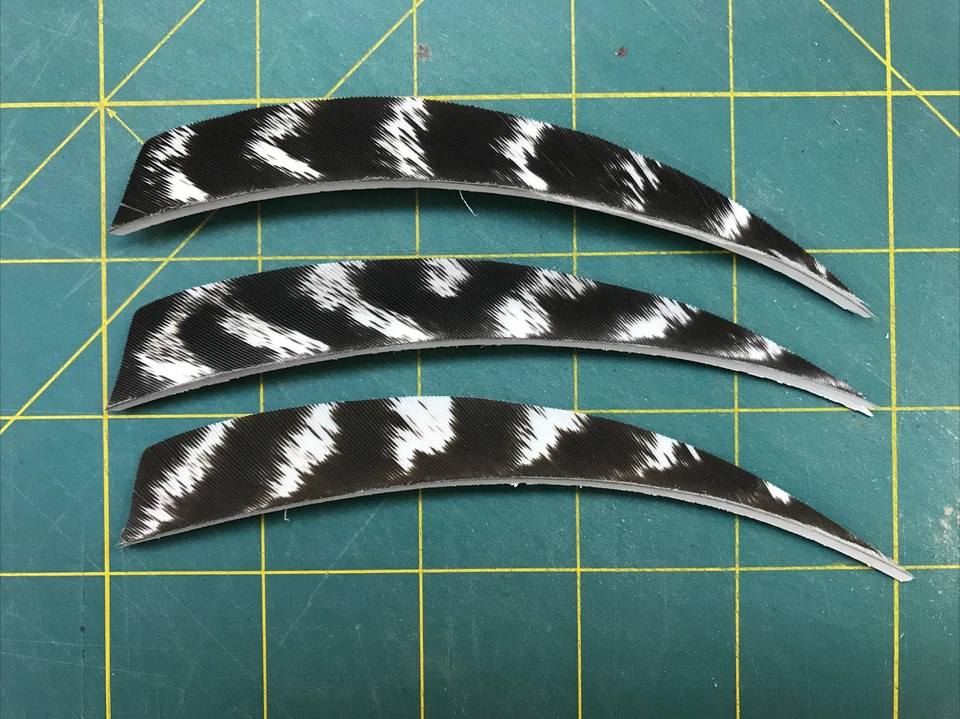 5" Right Wing Shield Natural Barred Feather Fletching, 25Pk Archery 🇺🇸 - Image 1 of 1