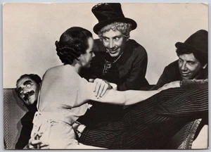 Neuer Nachdruck 1980er - Marx Brothers Groucho - Harpo - Chico (6 x 4 Zoll) Postkarte - Bild 1 von 2