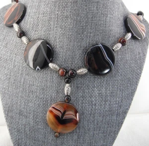 Mehrfarbig Gebänderter Achat Halbedelstein Perlen 21 Zoll Halskette Metallperlen 98G - Bild 1 von 24