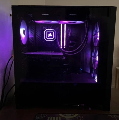 PC para juegos Corsair  Foto 1 de 3